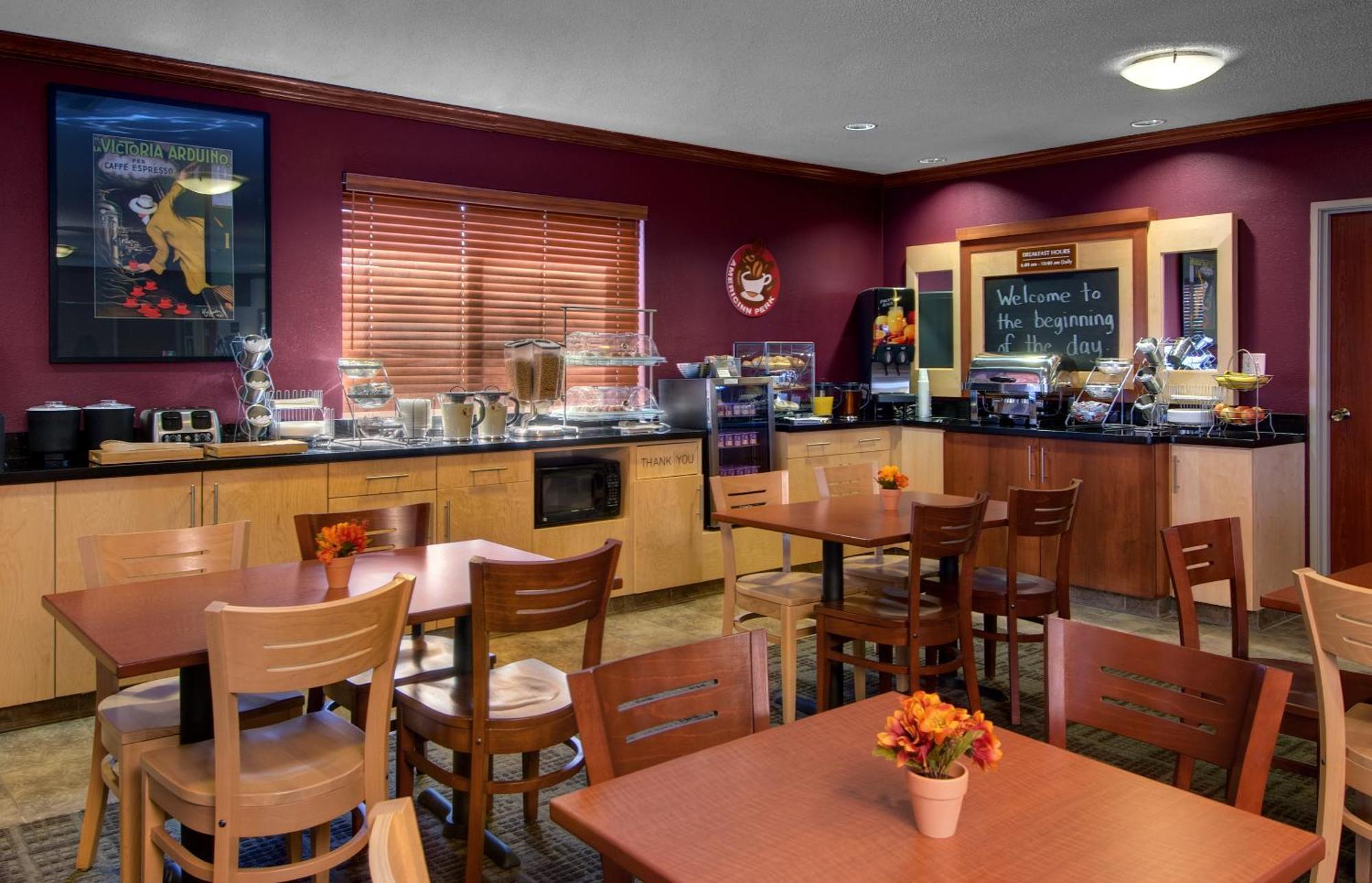 Baymont By Wyndham Golden/Red Rocks Hotel Лейкуд Екстериор снимка