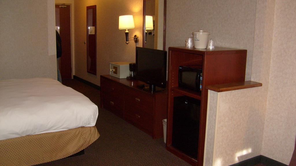 Baymont By Wyndham Golden/Red Rocks Hotel Лейкуд Екстериор снимка