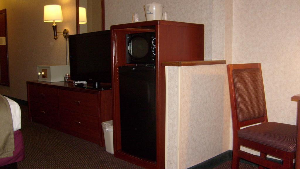 Baymont By Wyndham Golden/Red Rocks Hotel Лейкуд Екстериор снимка