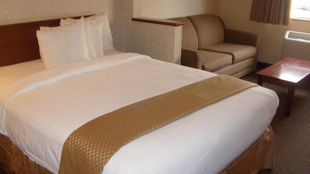 Baymont By Wyndham Golden/Red Rocks Hotel Лейкуд Екстериор снимка